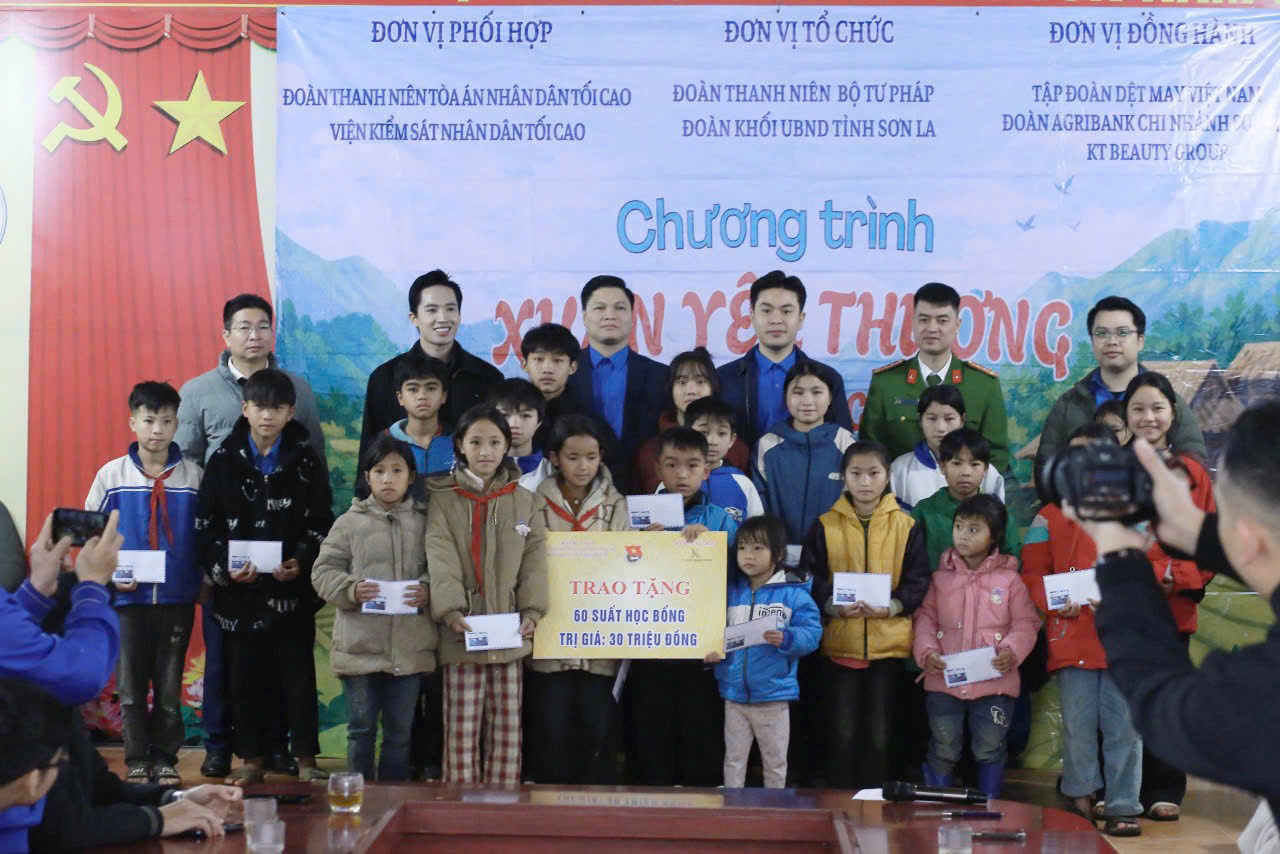 Đoàn Thanh niên VKSND tối cao phối hợp tổ chức chương trình “Xuân yêu thương - Tết ấm vùng cao”