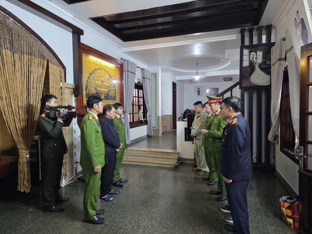 Phê chuẩn khởi tố, bắt tạm giam Giám đốc và Kế toán doanh nghiệp vận tải