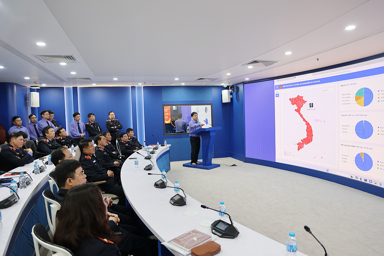 Triển khai thi hành Luật Chuyển đổi số bảo đảm kịp thời, đồng bộ, thống nhất, hiệu lực, hiệu quả