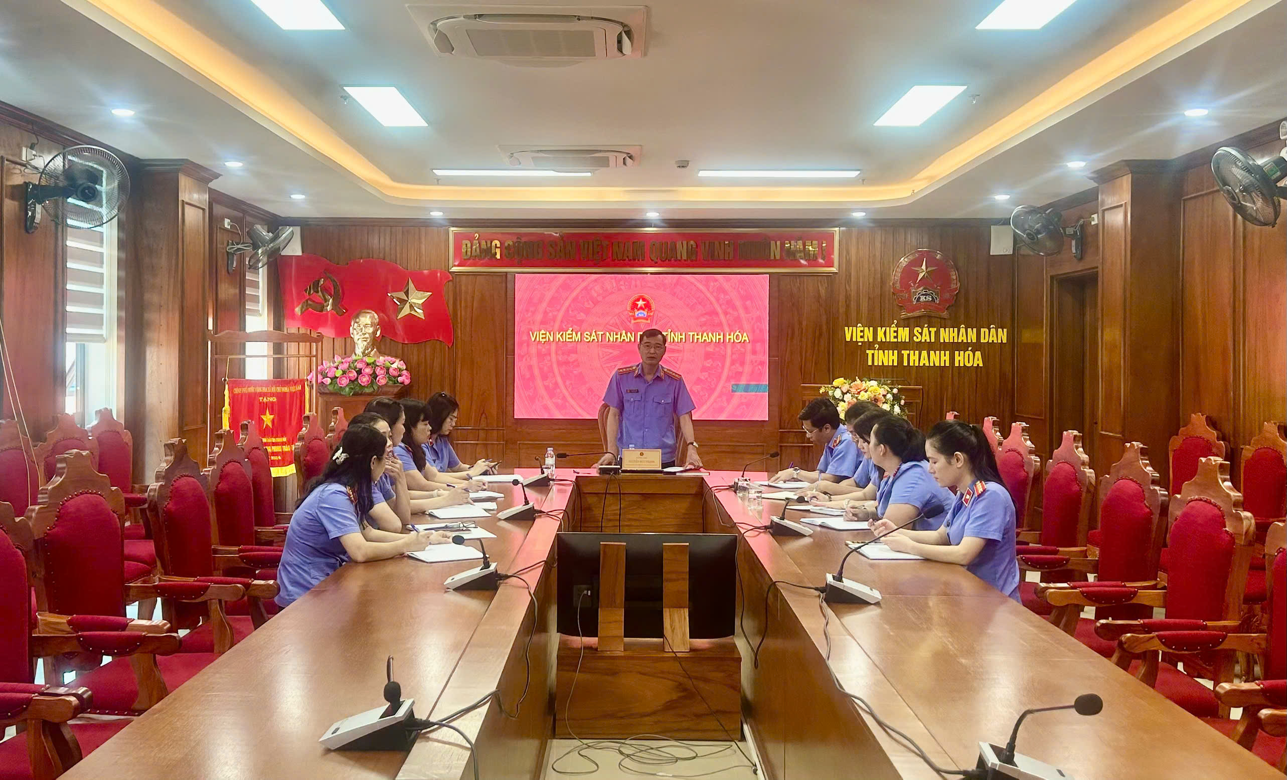 Kháng nghị bản án hình sự sơ thẩm có vi phạm do chưa áp dụng Luật Tư pháp người chưa thành niên