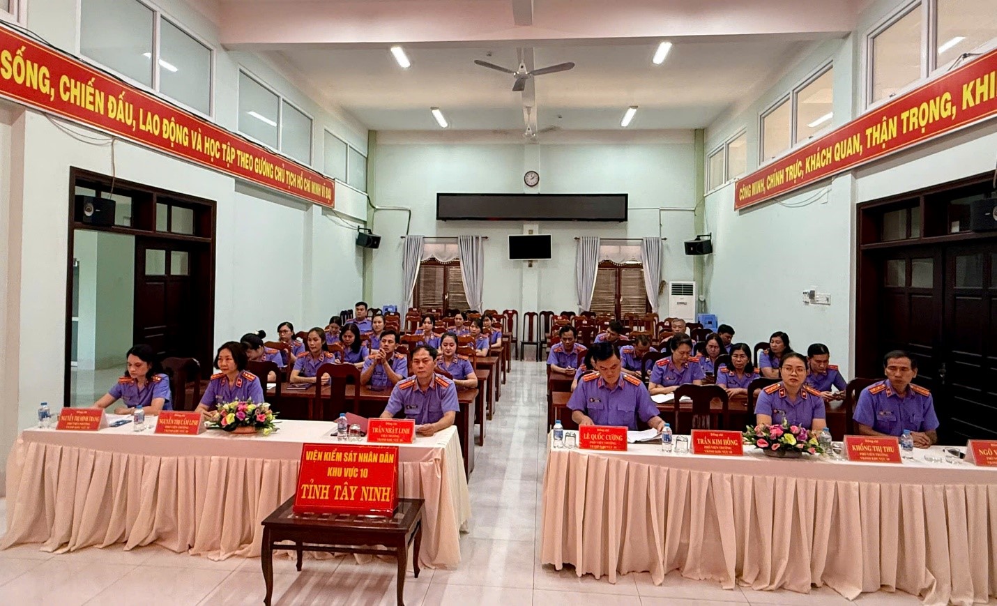 VKSND khu vực 10, tỉnh Tây Ninh trao giải cuộc thi giải quyết án trực tuyến