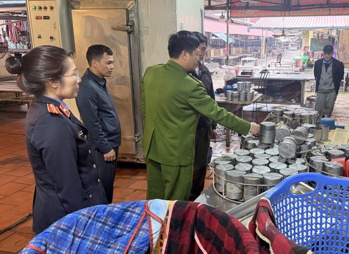 Phê chuẩn khởi tố bị can trong vụ án vi phạm quy định về an toàn thực phẩm