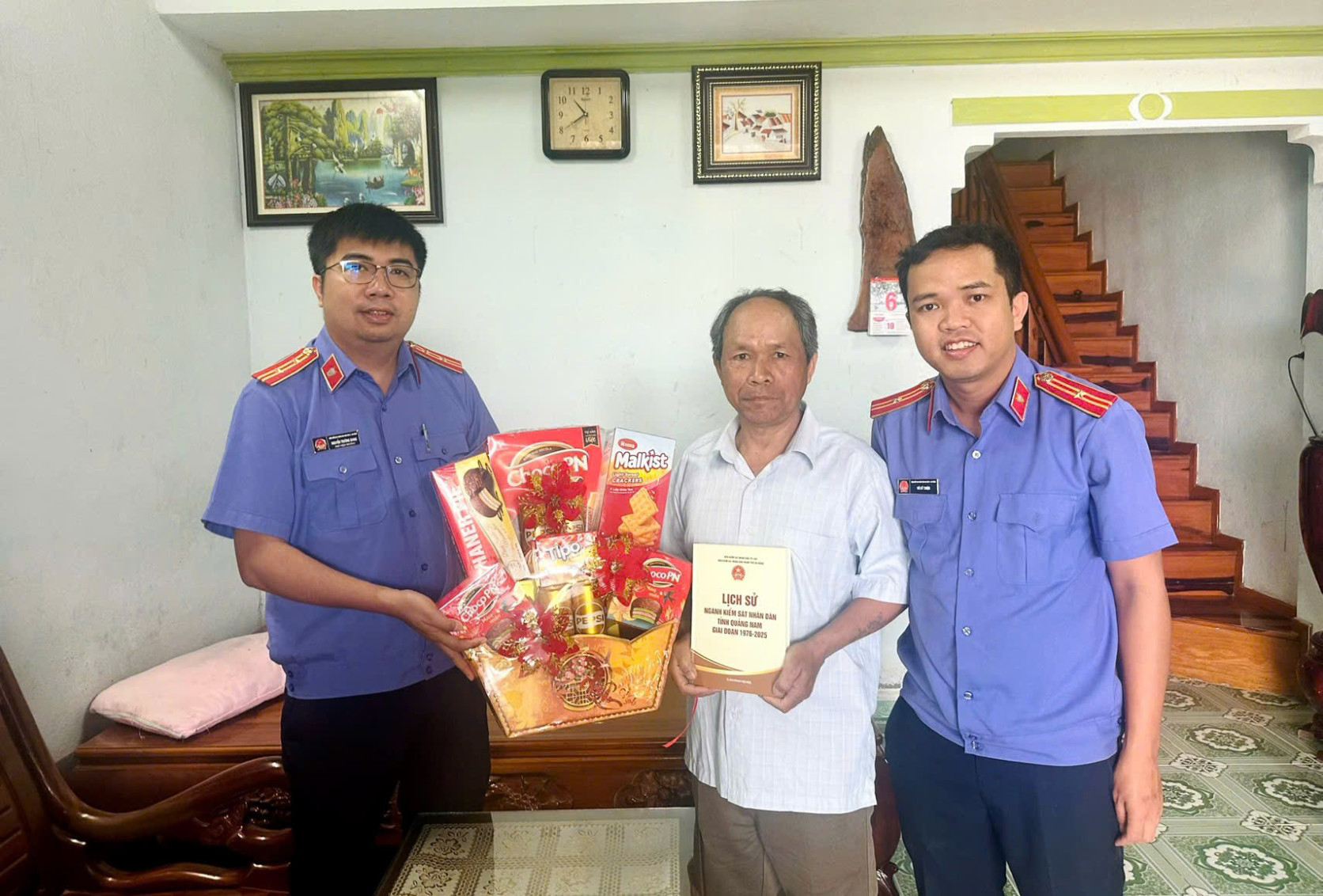 Các đơn vị VKSND trên địa bàn TP Đà Nẵng thăm hỏi, chúc Tết cán bộ hưu trí