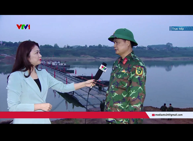 Hoàn thành lắp đặt cầu phao Sông Lô