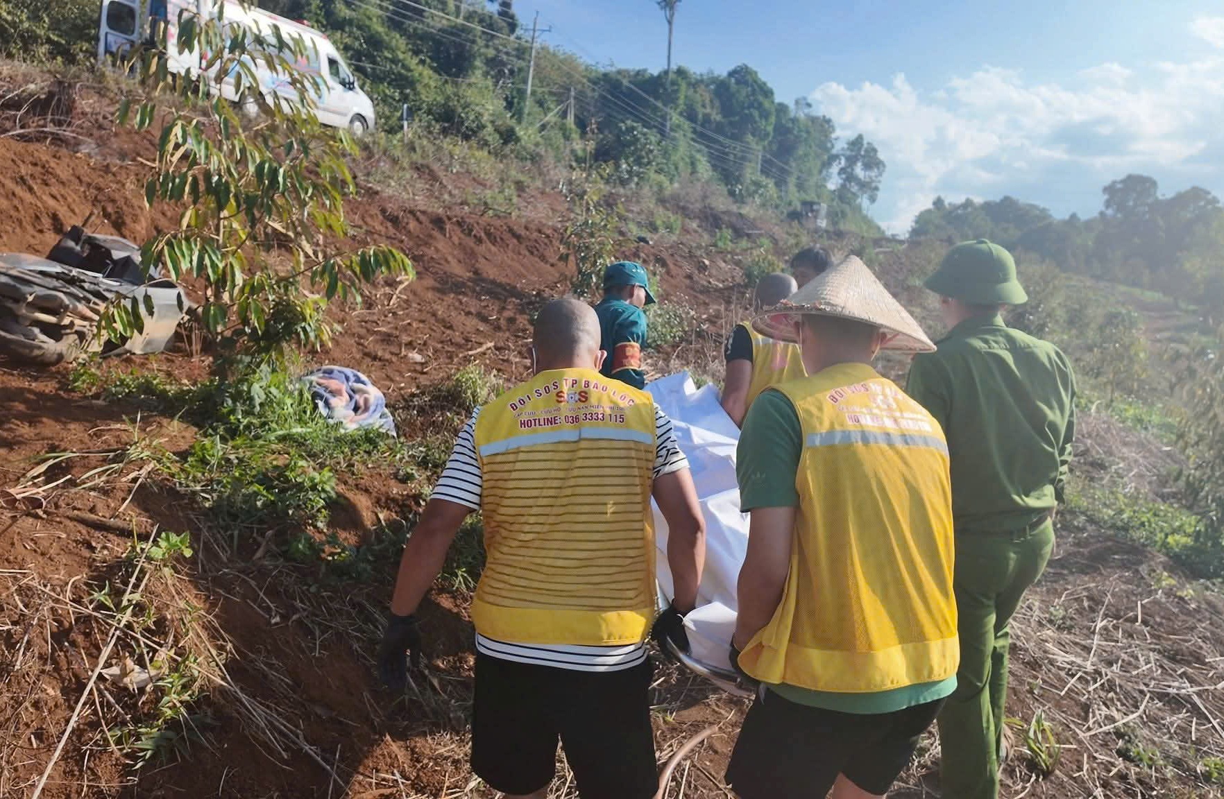 Đi chúc Tết, 3 người trong một gia đình gặp nạn tử vong