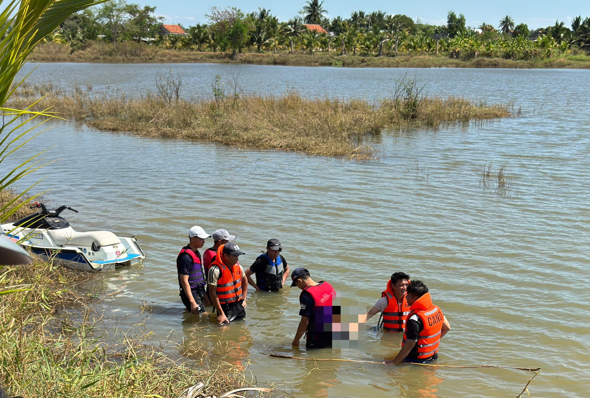 Đau đớn 2 thanh niên đuối nước tử vong ngay trong ngày đầu năm mới