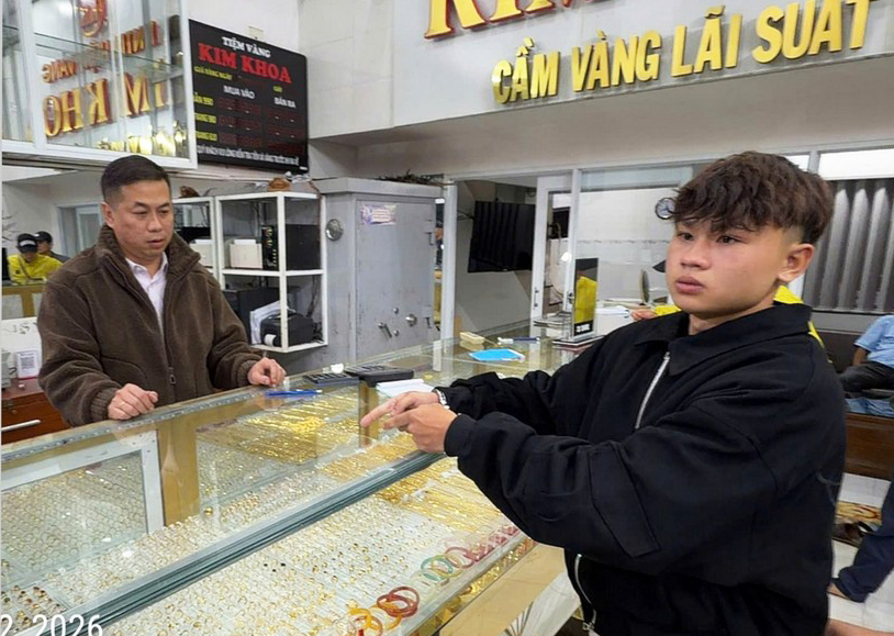 Nhanh chóng bắt giữ 2 nghi phạm cướp giật tại tiệm vàng trong đêm giao thừa
