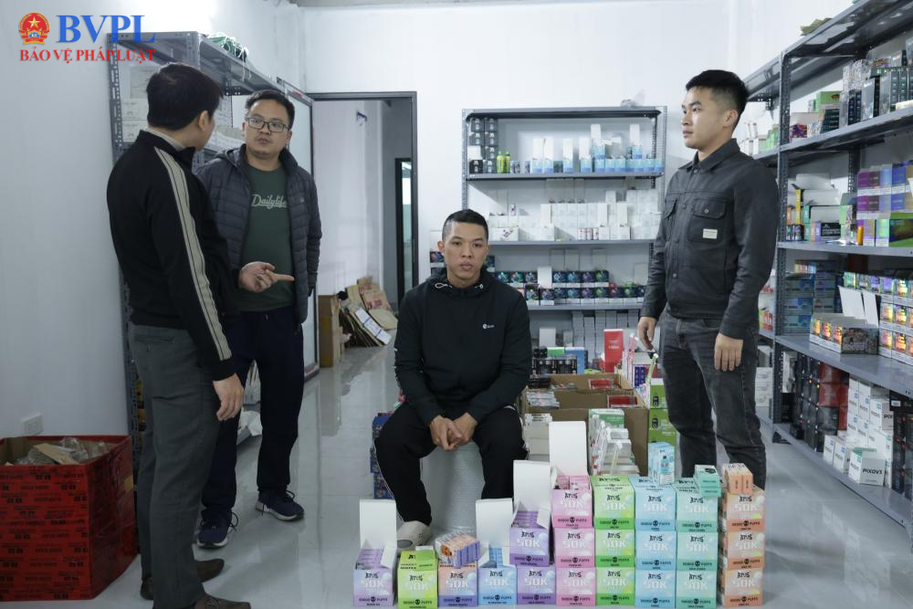 Triệt xóa đường dây buôn bán thuốc lá điện tử trị giá 9 tỉ đồng