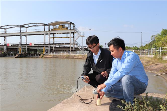 Chủ động ứng phó xâm nhập mặn, hạn hán, cháy rừng