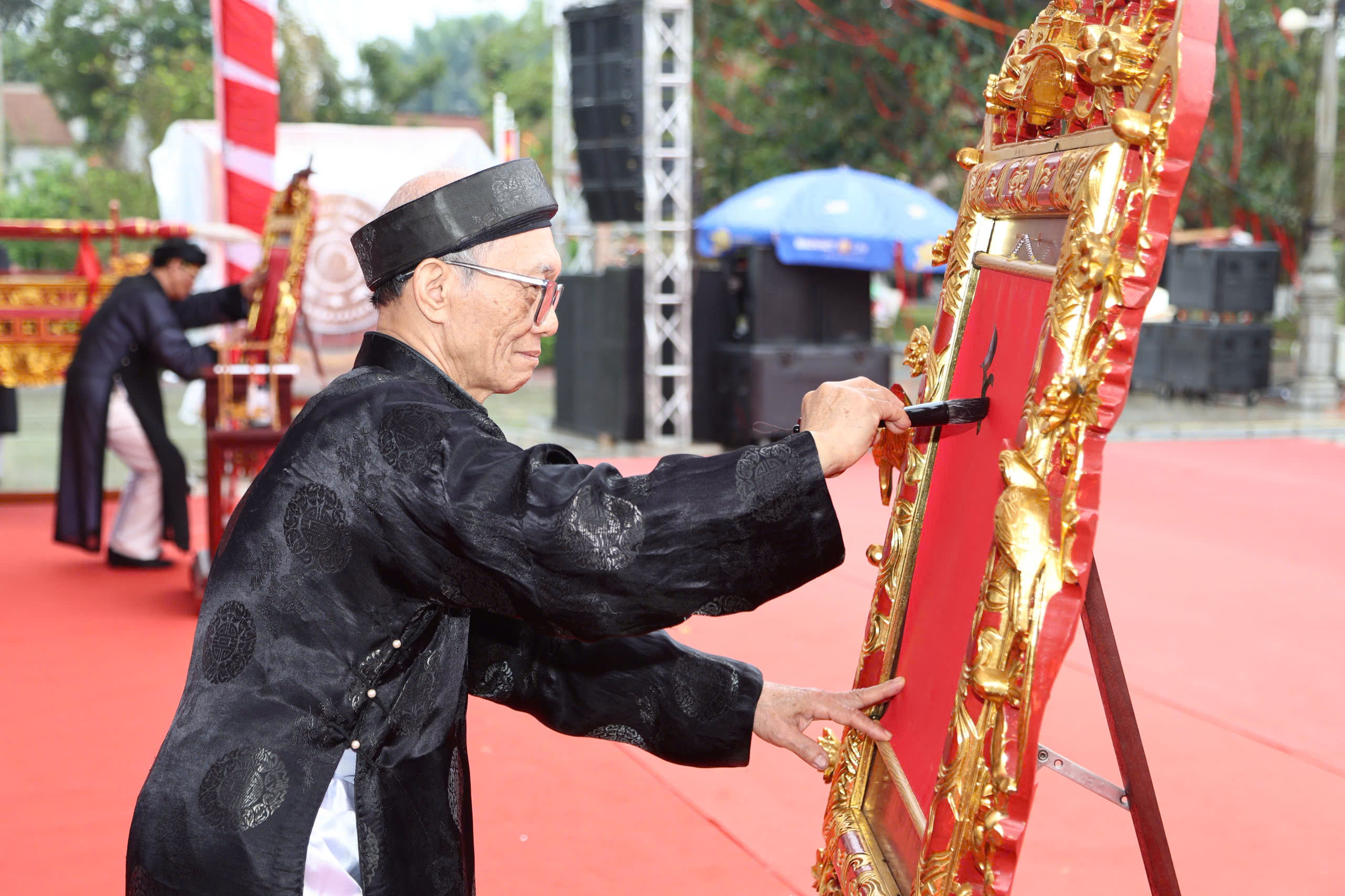 Về Đền thờ Trạng Trình dự Lễ khai bút đầu Xuân