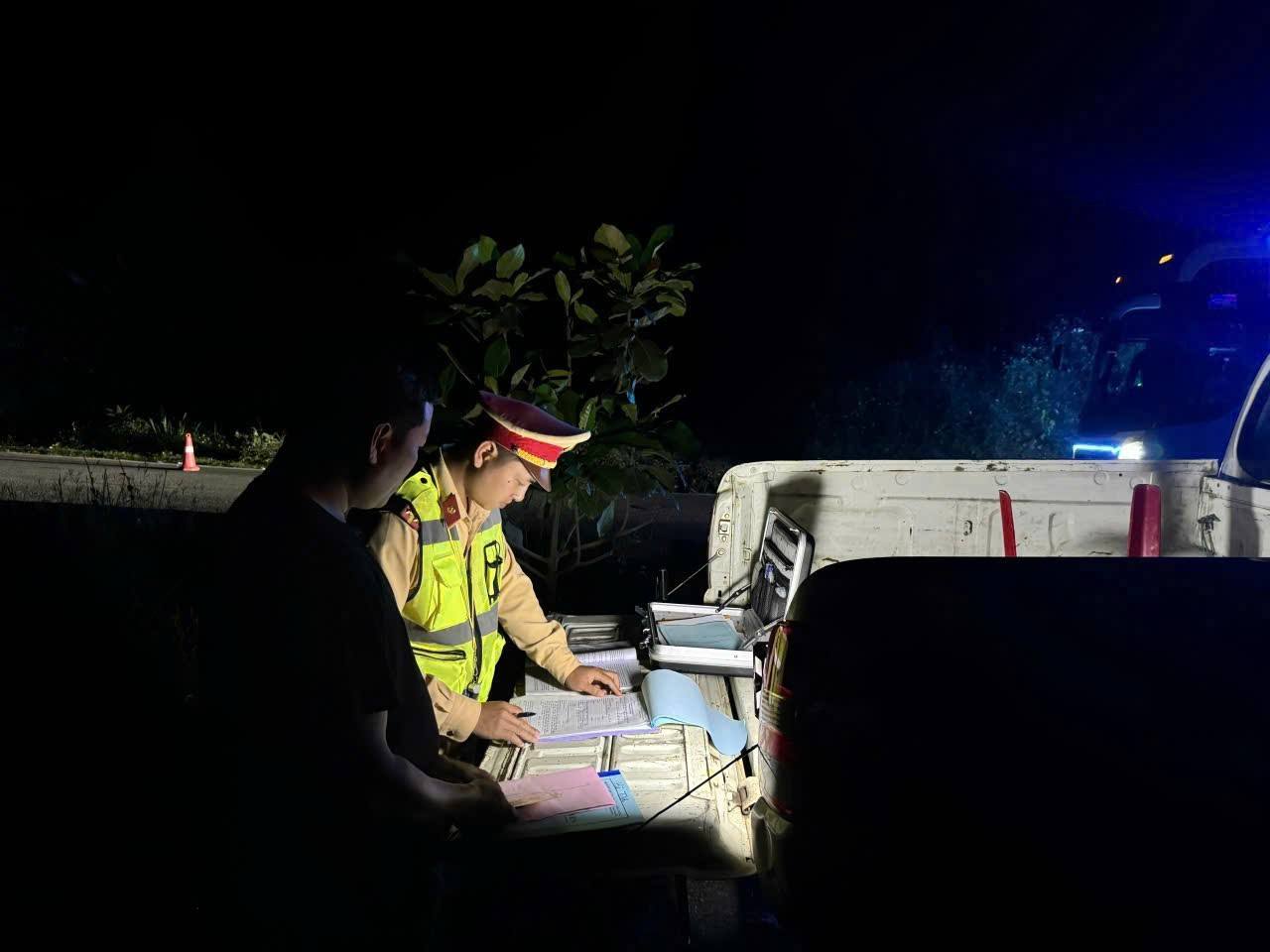 Xử lý xe khách 43 chỗ nhồi nhét đến 60 khách