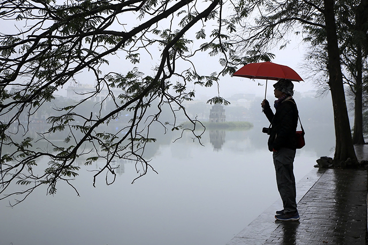 Bắc Bộ sáng sớm có sương mù, Nam Bộ có nơi nắng nóng