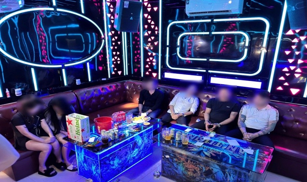 Bắt quả tang nhóm đối tượng “tổ chức sử dụng trái phép chất ma túy”