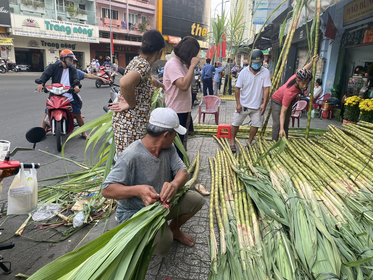 Cận cảnh chợ mía “vía trời” ở TP Hồ Chí Minh chỉ họp hai ngày mỗi năm