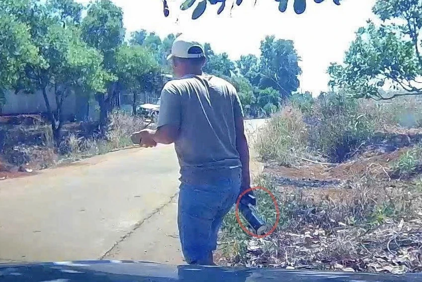 Khởi tố đối tượng dùng hơi cay, súng công cụ hỗ trợ tấn công “con nợ”