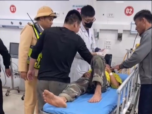 CSGT Thanh Hóa mở đường ưu tiên, giành giật sự sống cho bệnh nhân nguy kịch