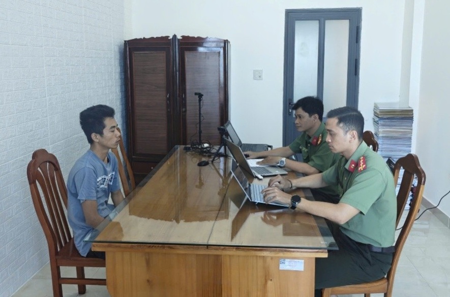 Truy bắt đối tượng truy nã về tội “sử dụng trái phép vũ khí quân dụng”