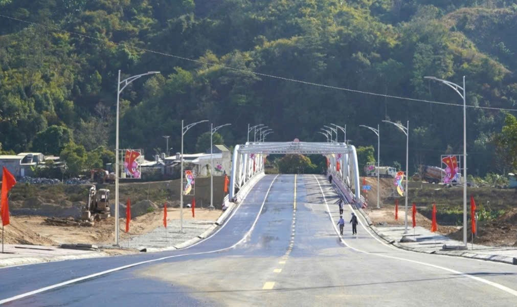 Quyết tâm tạo chuyển biến rõ nét trên tất cả các lĩnh vực đời sống