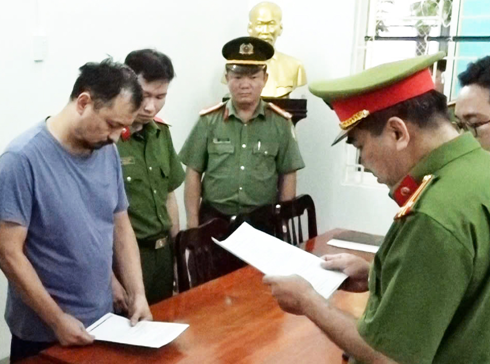 Phát hiện, trục xuất đối tượng người nước ngoài tạm trú bị Interpol truy nã đỏ