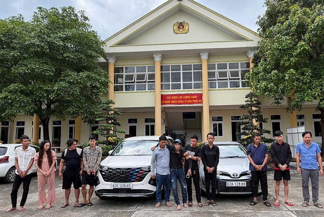 Bắt giữ nhóm đối tượng bắt cóc người phụ nữ, cướp tài sản