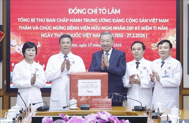Tổng Bí thư Mỗi thầy thuốc phải là điểm tựa của người bệnh trong những thời khắc khó khăn nhất