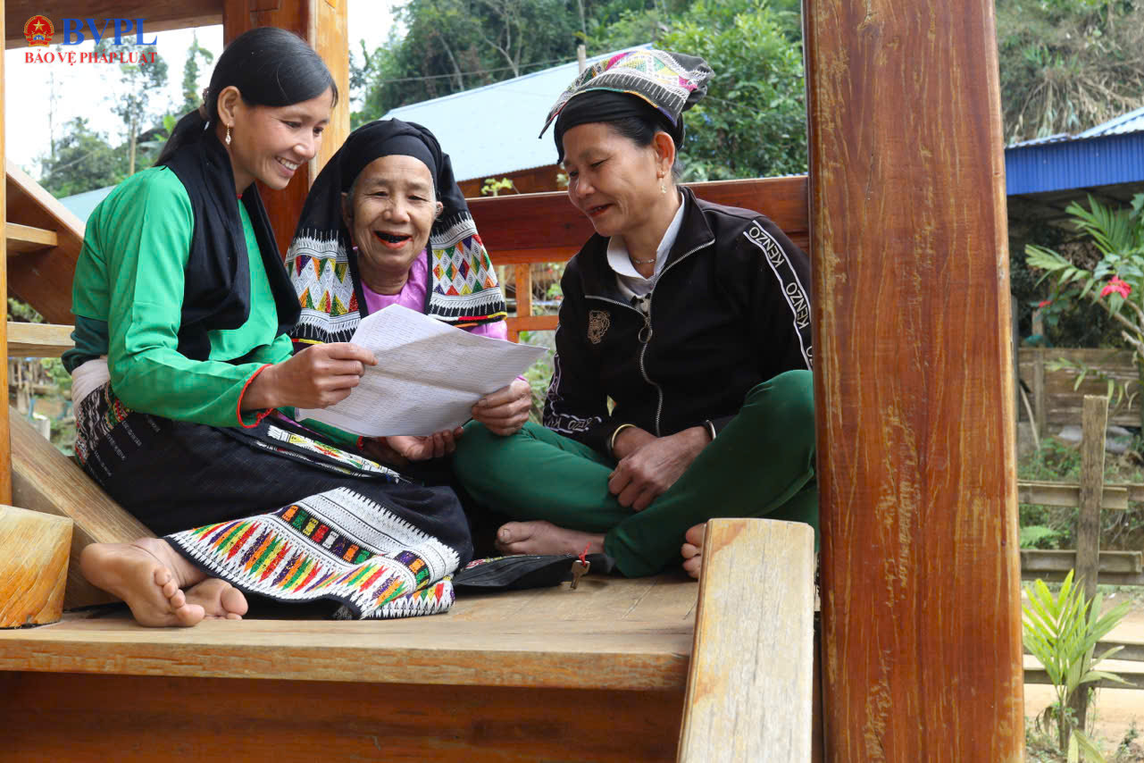 Bầu cử ở vùng biên Thanh Hoá Những bông “hoa đá” mang theo khát vọng từ bản thẳm