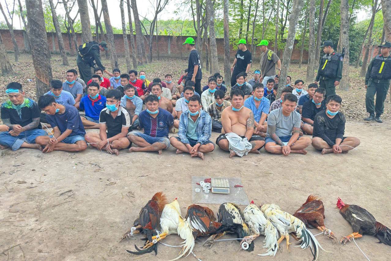 Công an TP Hồ Chí Minh liên tiếp triệt phá các tụ điểm cờ bạc quy mô lớn trong cao điểm Tết Bính Ngọ