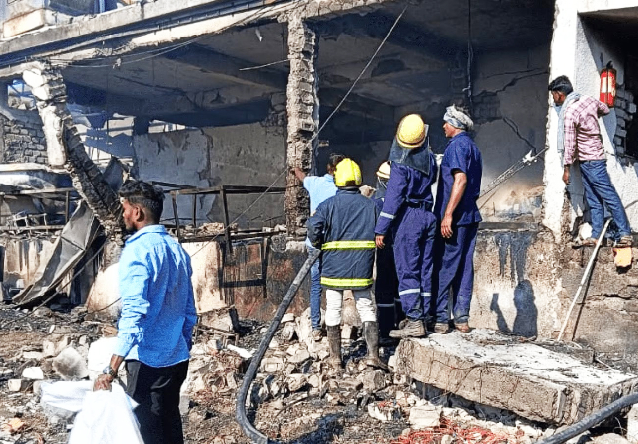 Hiện trường vụ nổ nhà máy thuốc nổ ở Ấn Độ khiến hơn 40 người thương vong