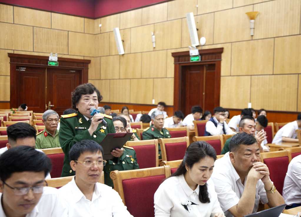 Ứng cử viên HĐND tỉnh Quảng Ninh tiếp xúc cử tri tại Cẩm Phả; toàn tỉnh tăng tốc chuẩn bị bầu cử