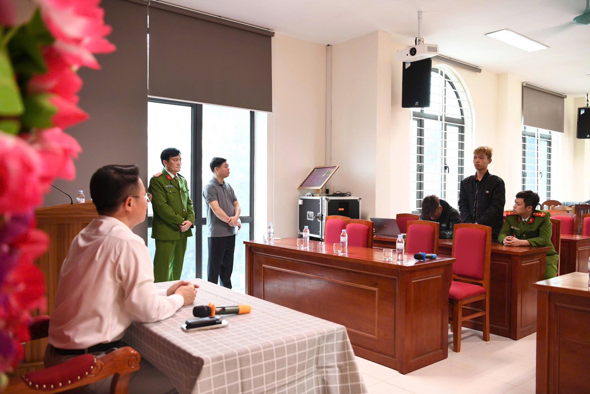 Điều tra, làm rõ đối tượng chém đứt lìa cánh tay người đi đường ở Vĩnh Yên