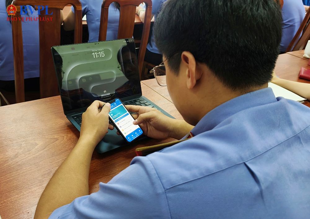 Chi bộ VKSND Khu vực 5 TP Hồ Chí Minh sinh hoạt chuyên đề về chuyển đổi số