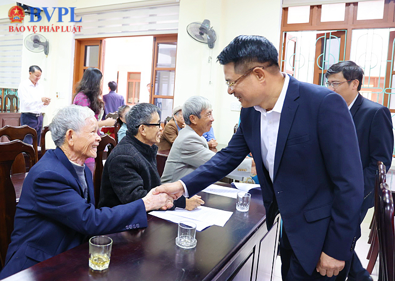 Viện trưởng Nguyễn Huy Tiến tiếp xúc cử tri tại 2 xã Hoàn Lão và Bố Trạch, tỉnh Quảng Trị