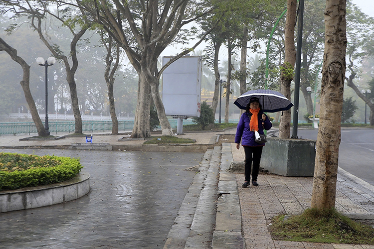 Mưa dông gia tăng ở Trung Bộ, Nam Bộ