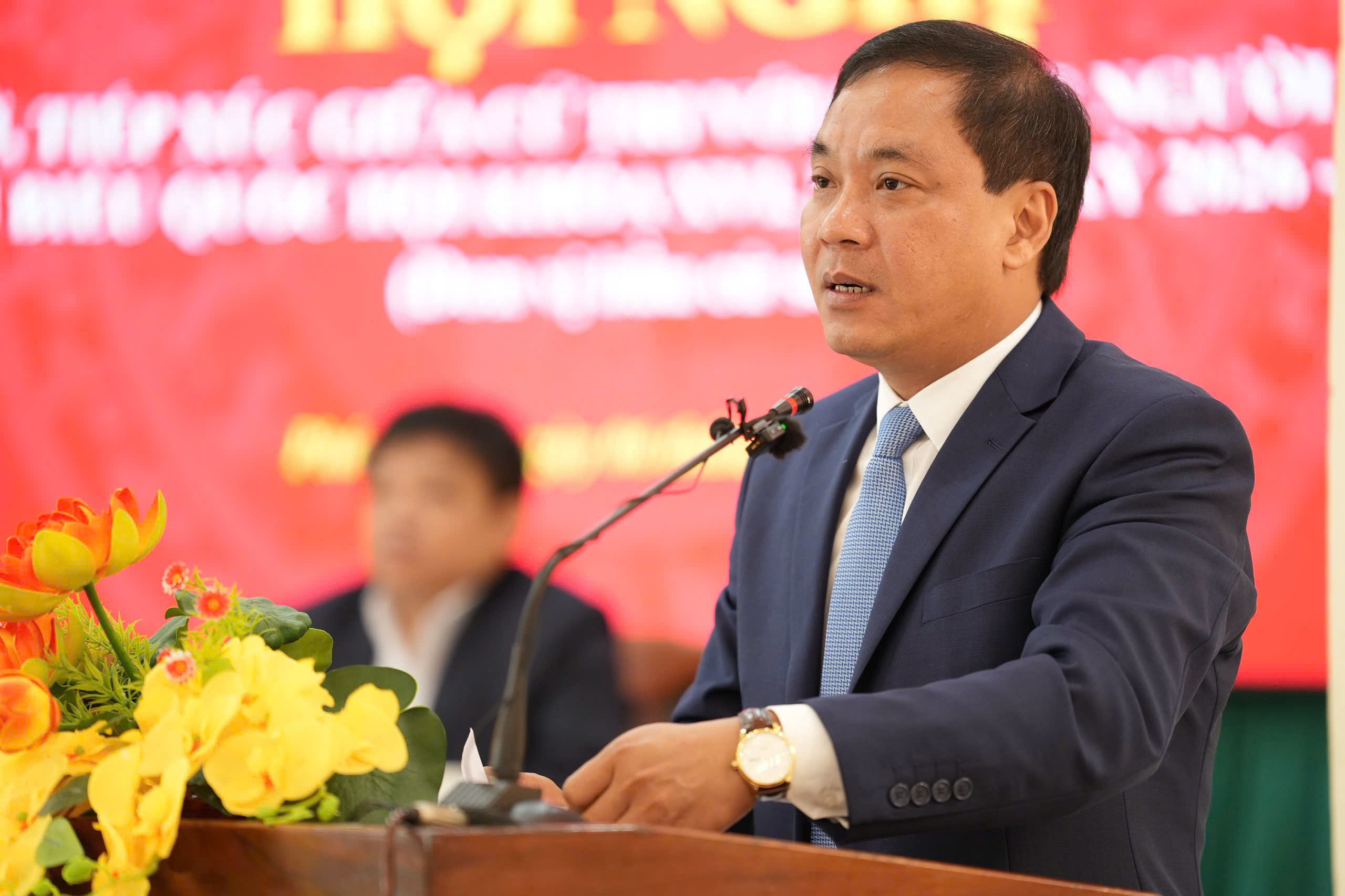 Ứng viên đại biểu Quốc hội Nguyễn Tiến Hùng Gắn bó với cử tri, bảo vệ công lý và quyền con người