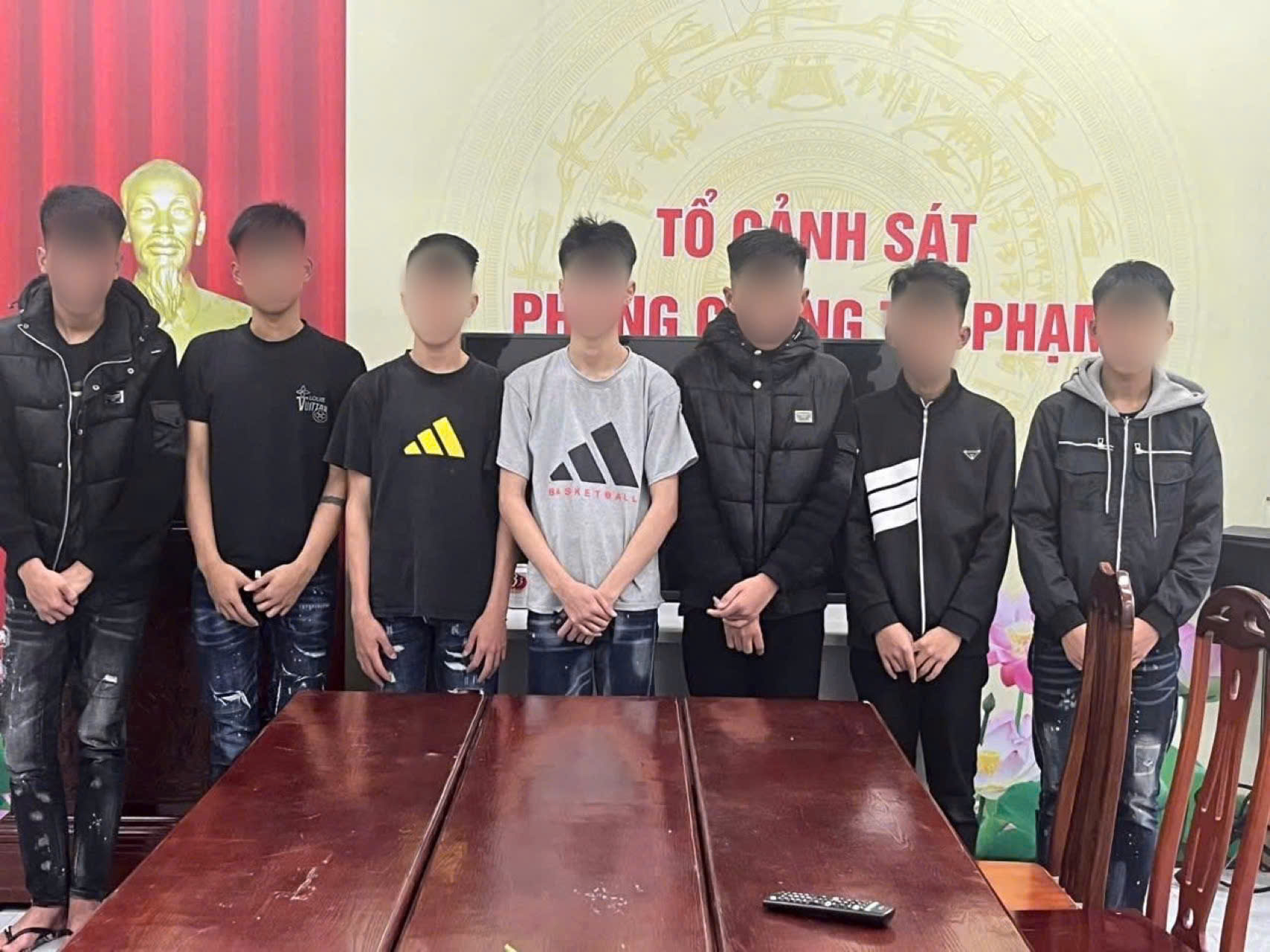 Triệu tập 8 thiếu niên tụ tập lạng lách, đánh võng trên nhiều tuyến phố ở Hải Phòng