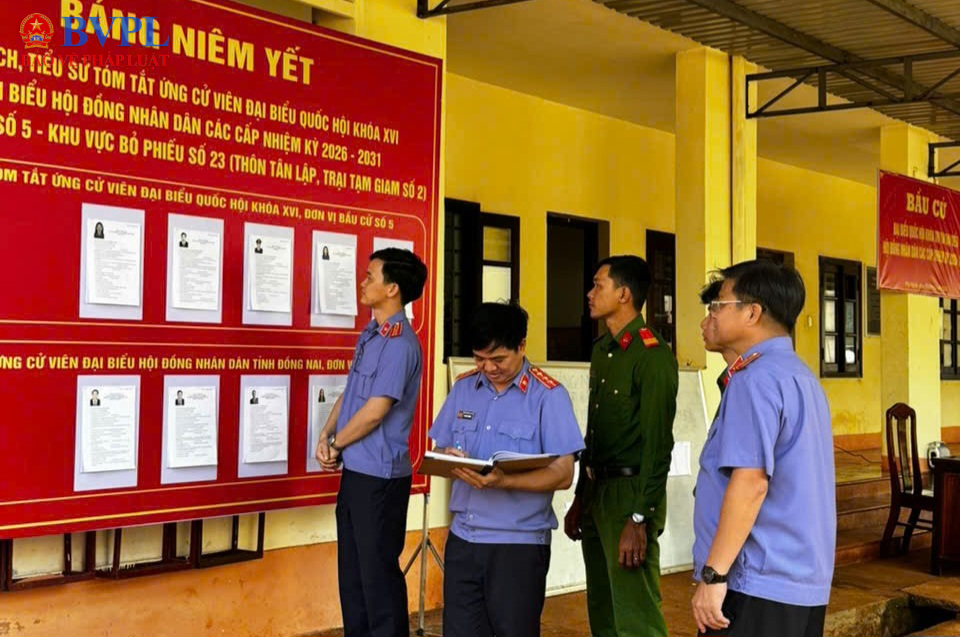 VKSND Khu vực 13 tỉnh Đồng Nai kiểm sát công tác chuẩn bị bầu cử tại Phân trại tạm giam Phước Long