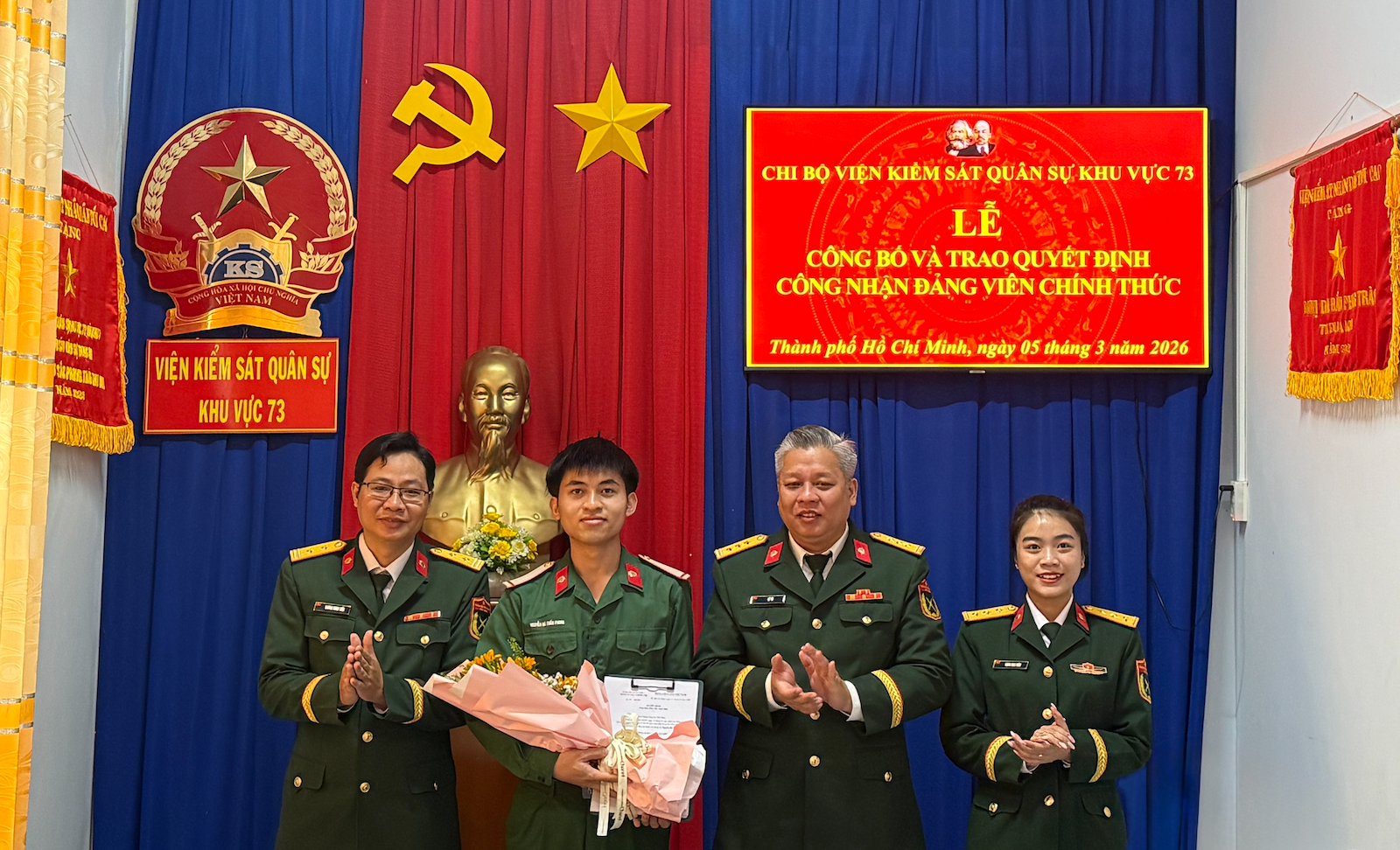 VKS Quân sự Khu vực 73 công bố, trao Quyết định công nhận đảng viên chính thức