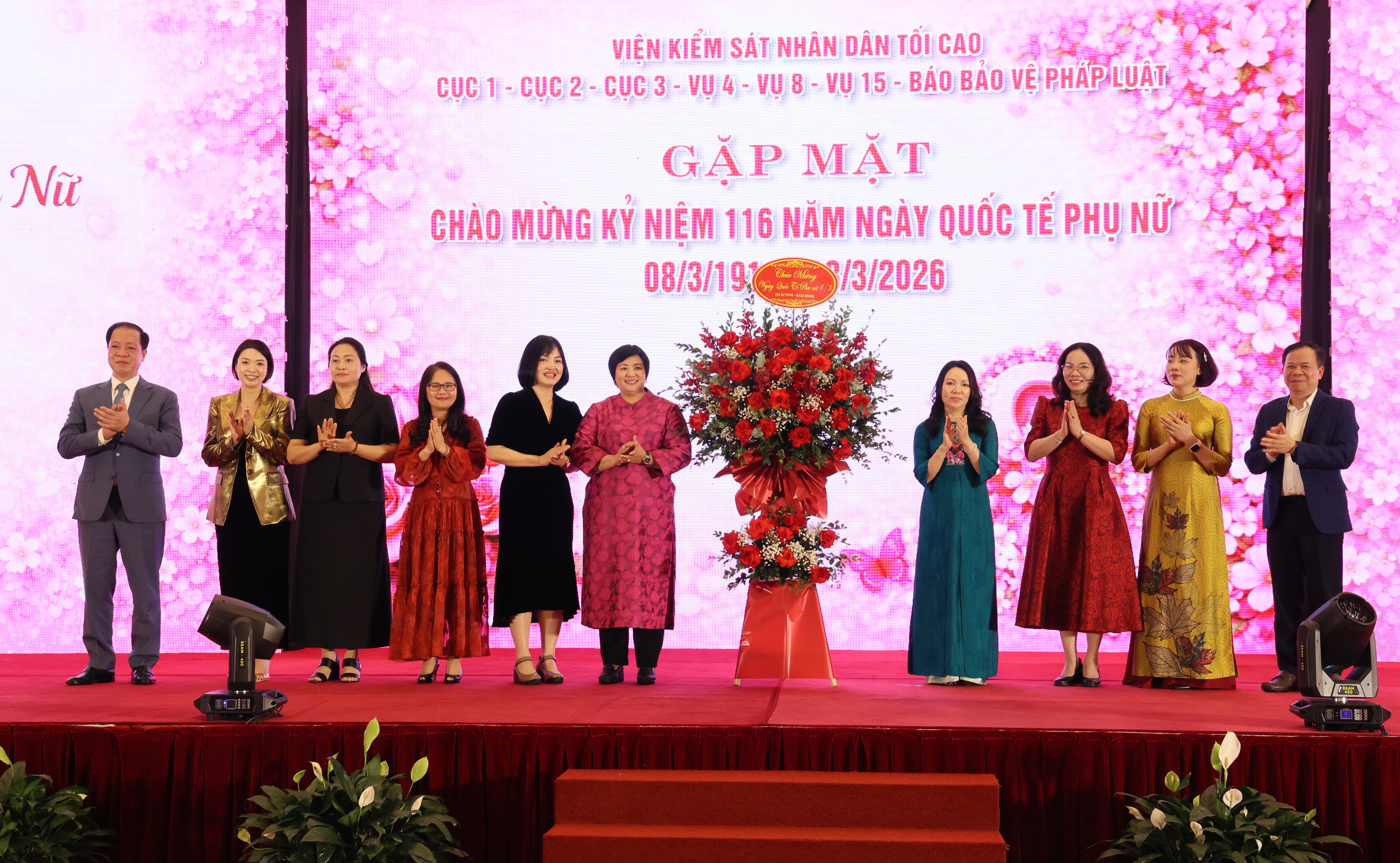 Ấm áp buổi gặp mặt kỷ niệm Ngày Quốc tế Phụ nữ của các đơn vị thuộc VKSND tối cao