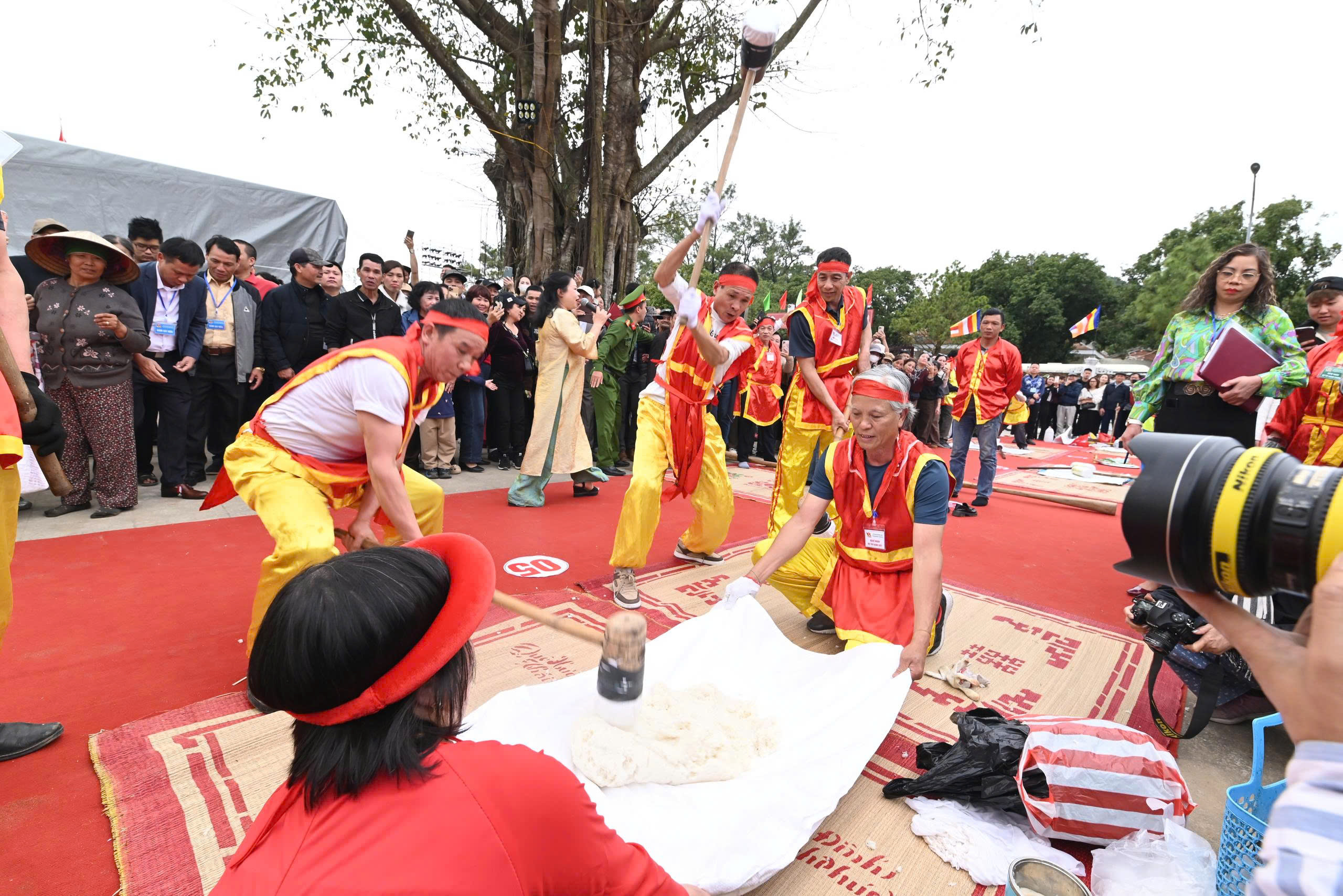 Về Côn Sơn - Kiếp Bạc trẩy hội xuân, chạm vào mạch nguồn di sản