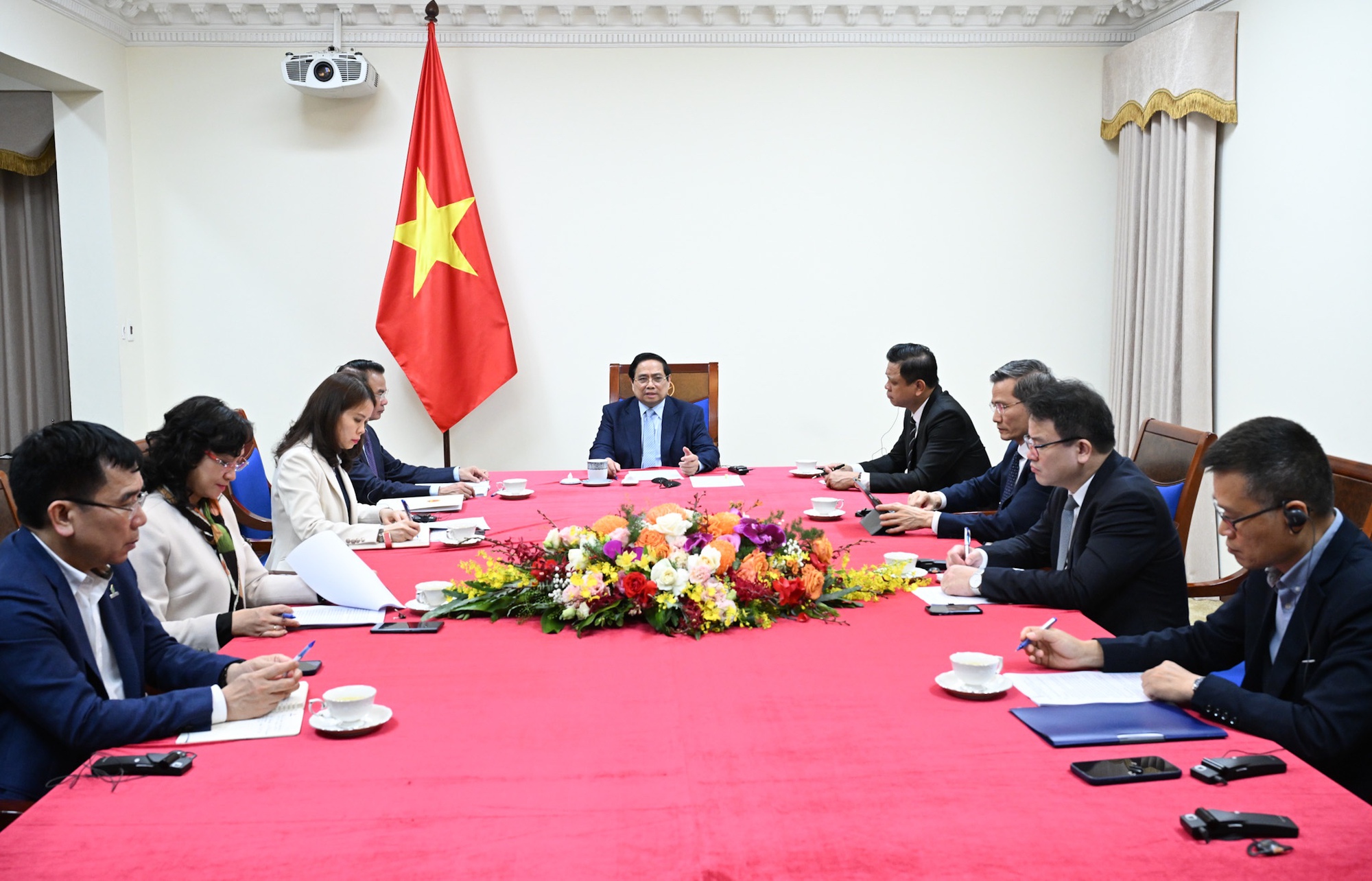 Thủ tướng Phạm Minh Chính điện đàm với Thủ tướng Qatar Sẵn sàng hợp tác chặt chẽ nhằm góp phần ổn định năng lượng tại Việt Nam