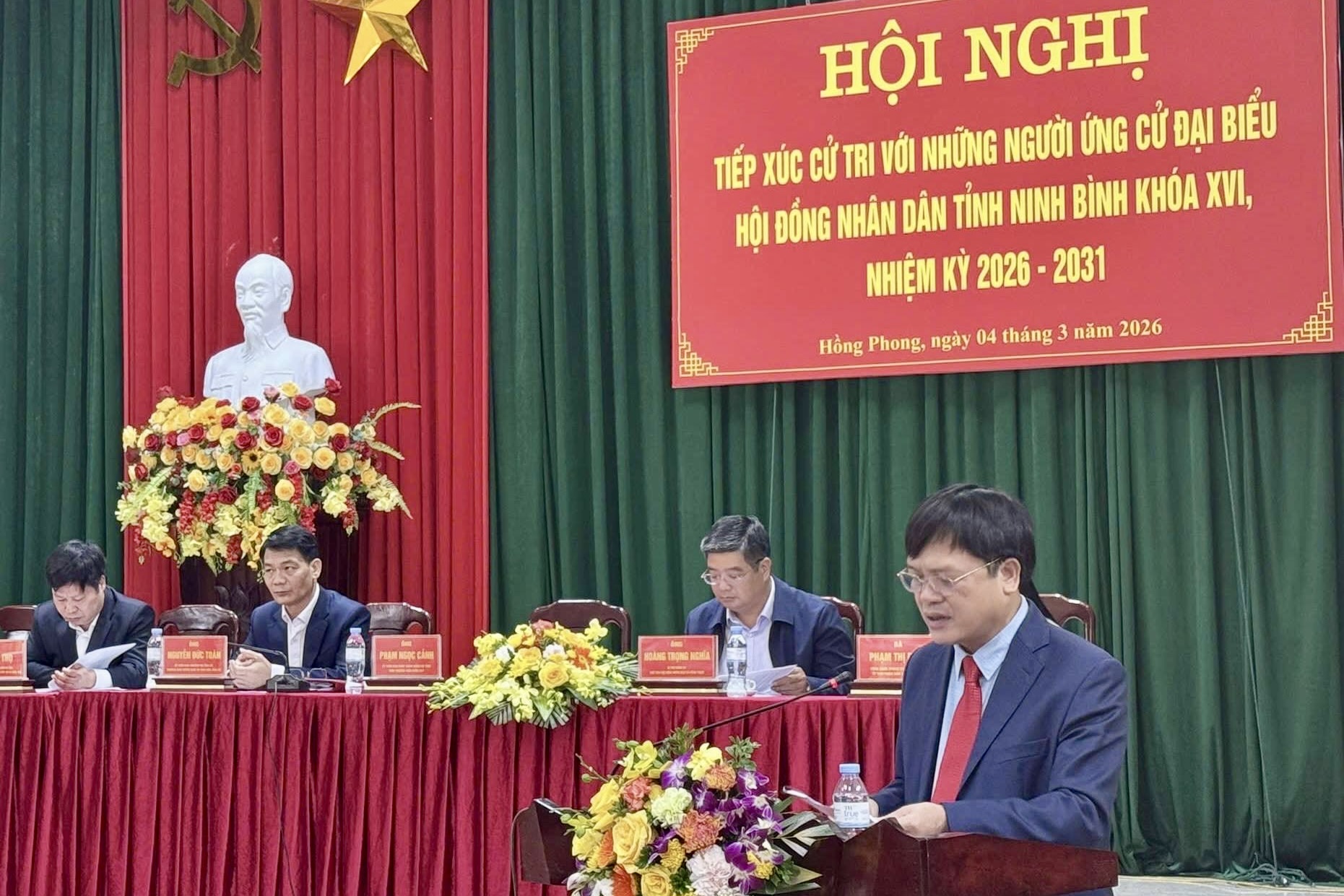 Viện trưởng VKSND tỉnh Ninh Bình tiếp xúc cử tri trước bầu cử HĐND tỉnh khóa XVI