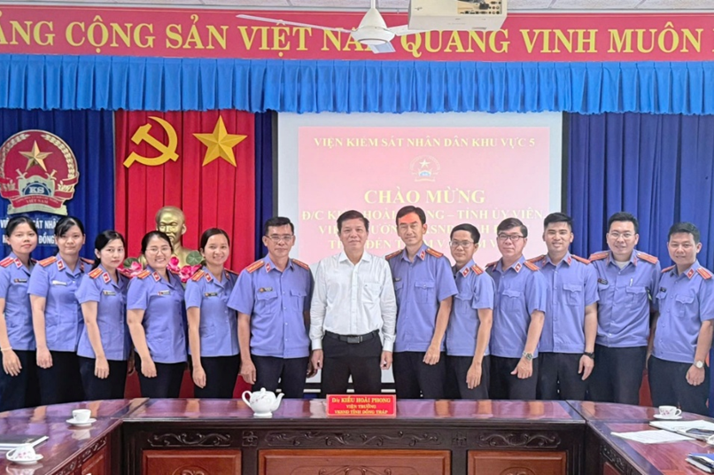 Viện trưởng VKSND tỉnh Đồng Tháp làm việc tại VKSND Khu vực 5 – Đồng Tháp