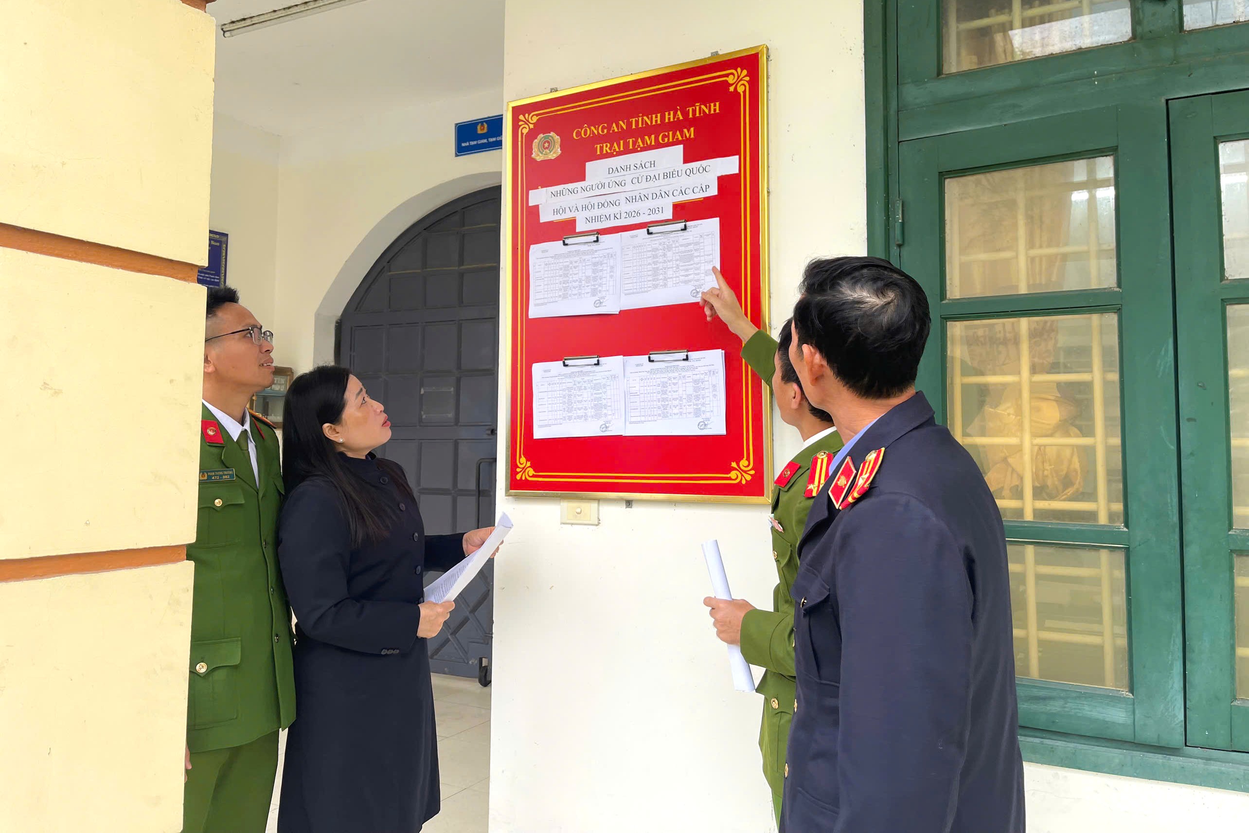 Kiểm sát việc đảm bảo việc thực hiện quyền bầu cử của người bị tạm giữ, tạm giam