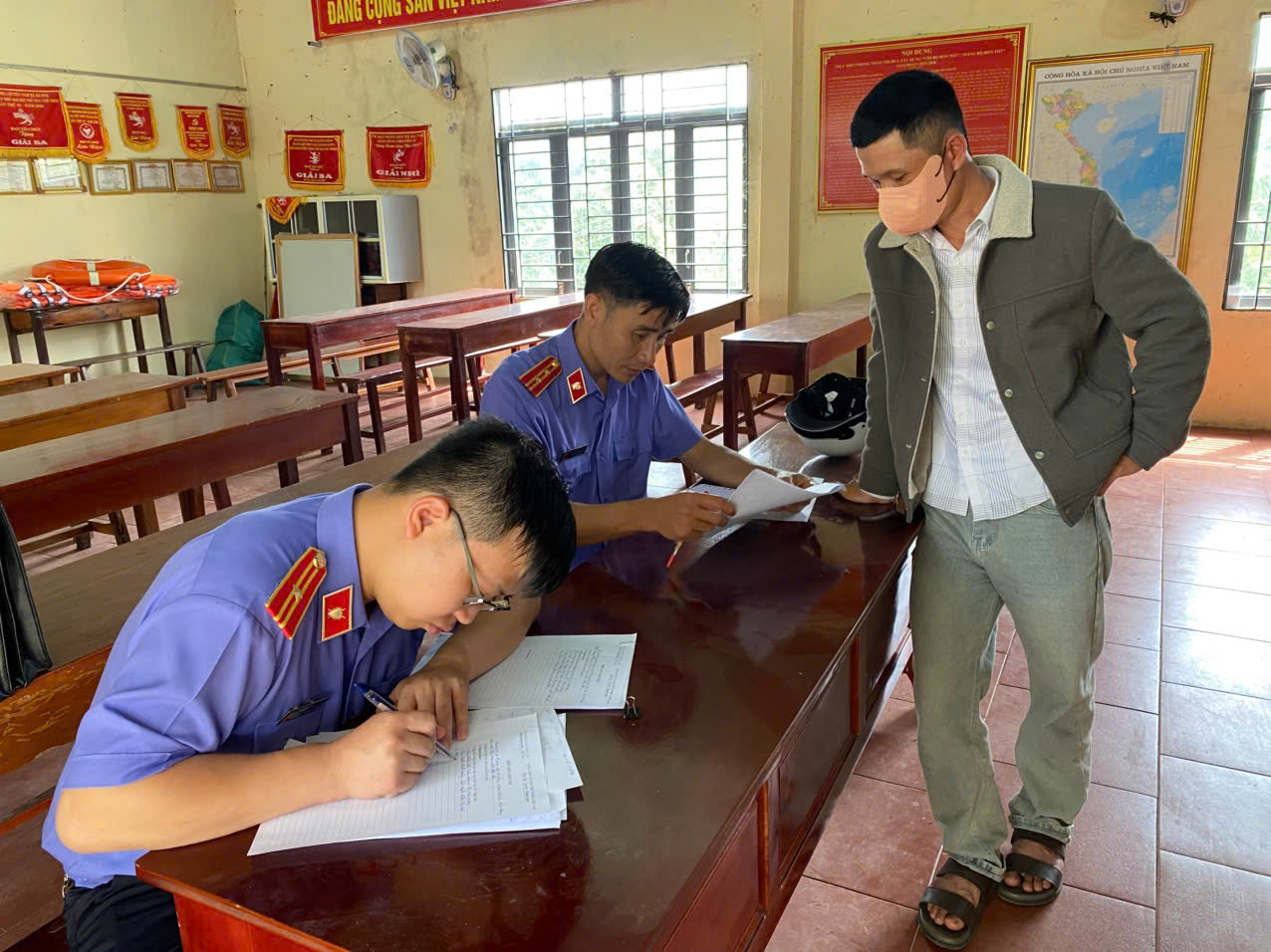 Nhiều xã khắc phục sai sót việc lập danh sách cử tri sau kiến nghị của Viện kiểm sát