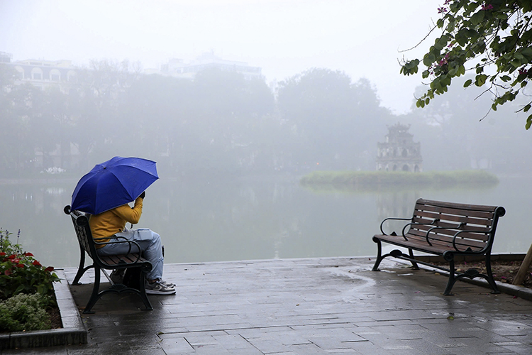 Bắc Bộ sáng sớm có sương mù, Nam Bộ xuất hiện nắng nóng cục bộ