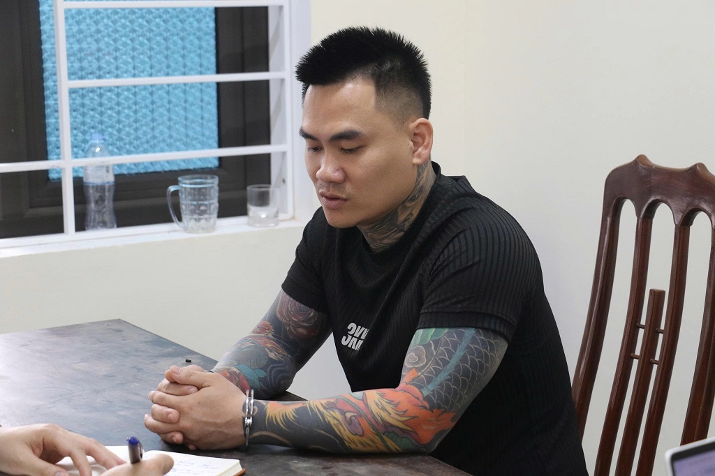 Bắt giữ đối tượng bất ngờ chém người tại quán cafe