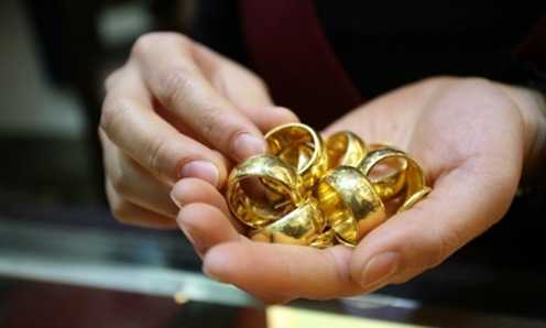 Chủ cửa hàng mất 350 triệu đồng vì bị lừa cầm cố vàng giả