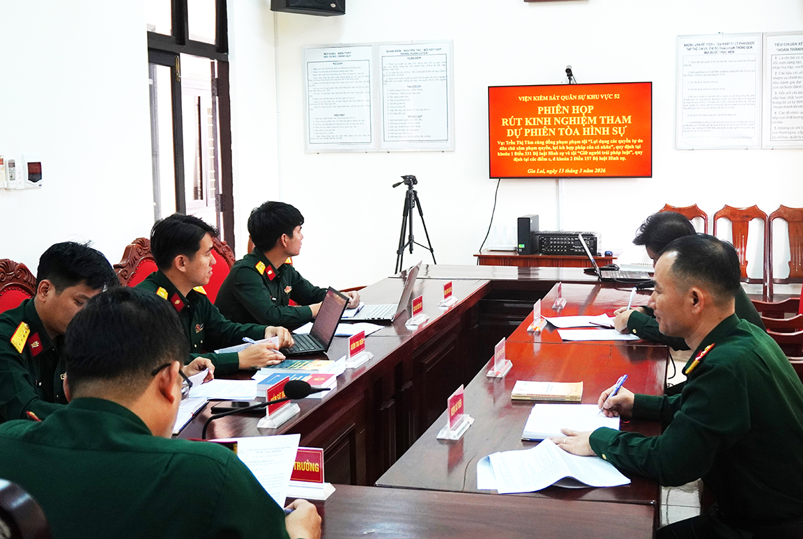 Viện kiểm sát Quân sự khu vực 52 họp rút kinh nghiệm sau phiên toà hình sự