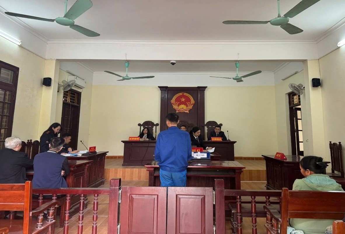 Sử dụng giấy phép lái xe giả gây tai nạn chết người, bị cáo lĩnh 54 tháng tù