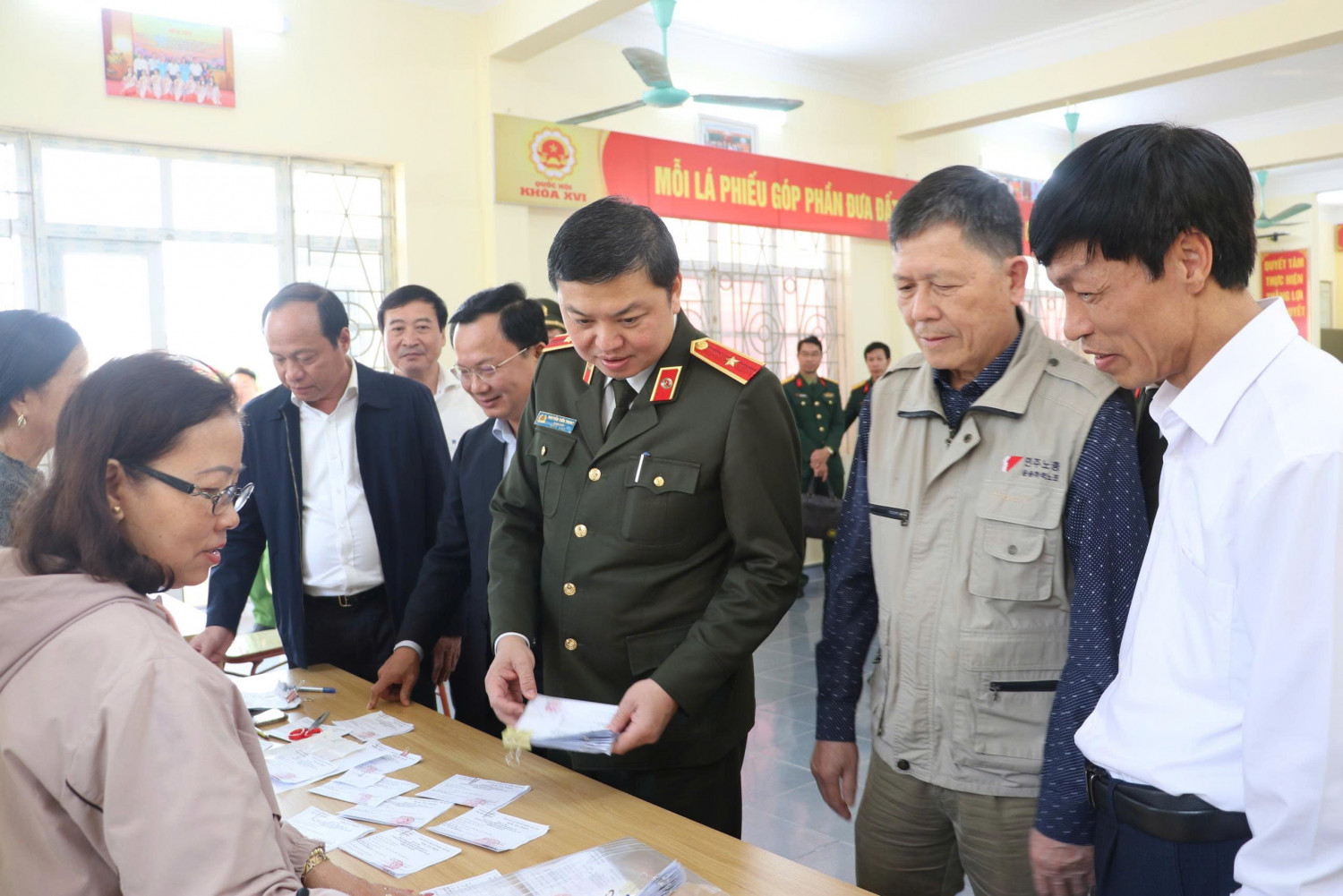 Quảng Ninh siết chặt an ninh, bảo đảm tuyệt đối an toàn cho ngày bầu cử 15 3